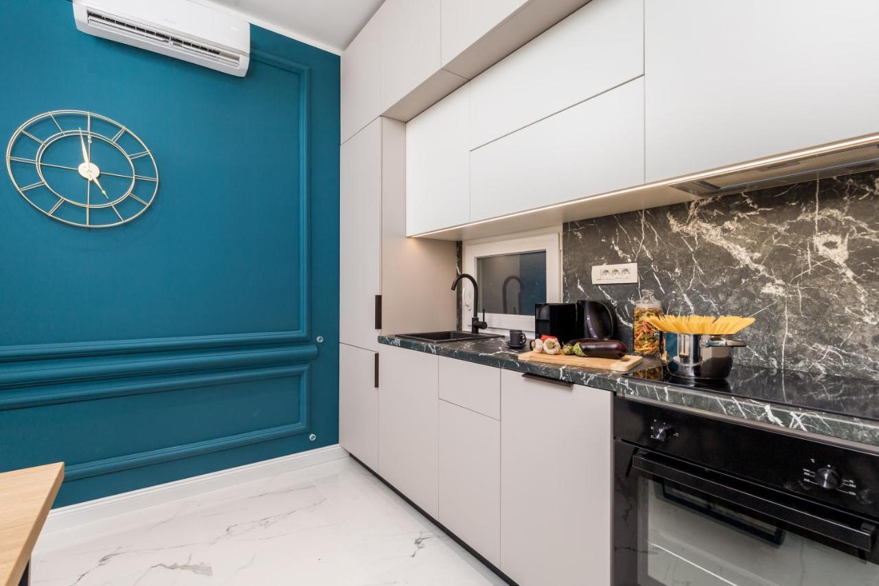 Luxury Number 1 Apartment *
